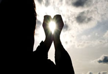 多多28官网:彻底崩盘?印尼35分钟0-3落后澳大利亚,欧文门前两连击得手.